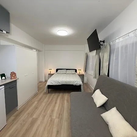 Apartahotel Estudios Areal 3*